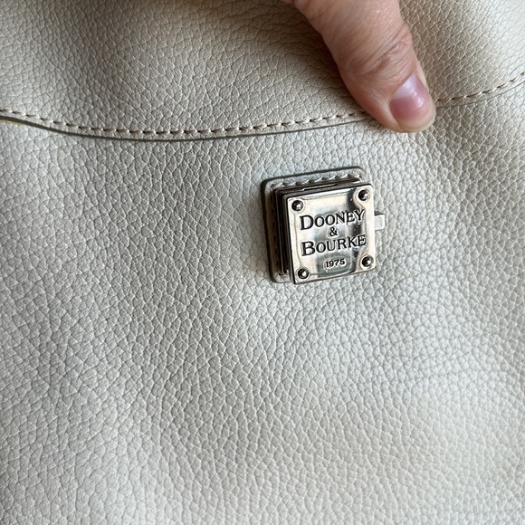 Dooney & Bourke shoulder bag great condition - Picture 12 of 14